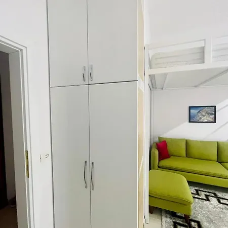Comfy Close To Park Apartment Tirana