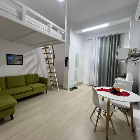 Comfy Close To Park Apartment
