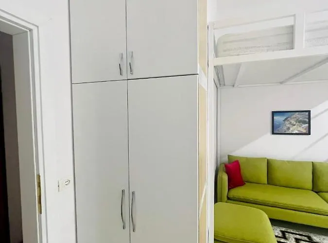 Comfy Close To Park Daire Tiran