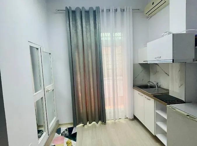 Comfy Close To Park * Tiran