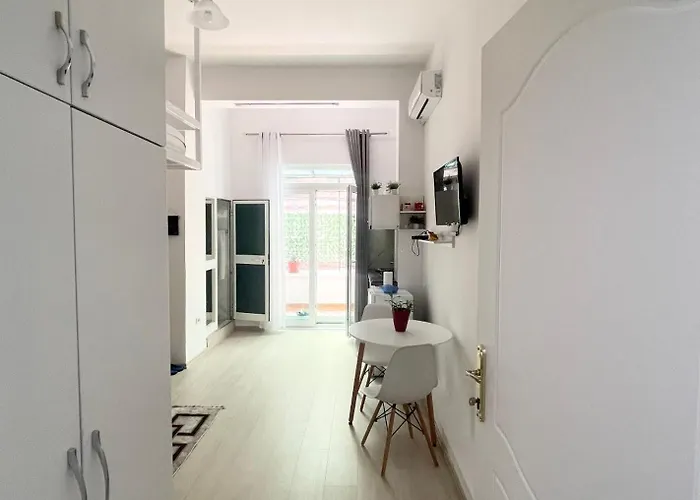 Comfy Close To Park Apartment *