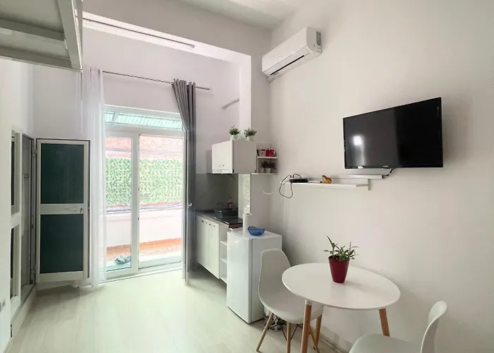 Comfy Close To Park Apartment Tirana